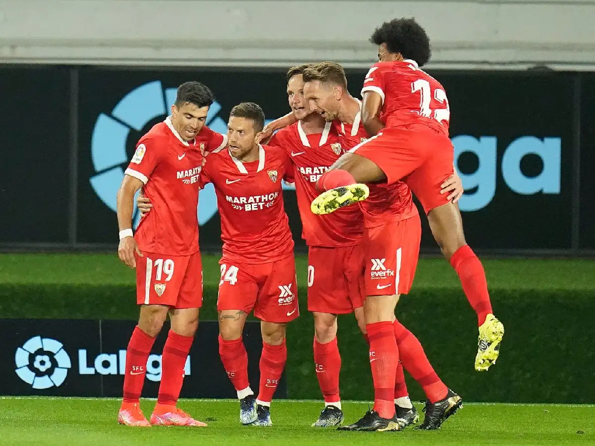 Sevilla, con un gol de "Papu" Gómez, ganó de visitante 