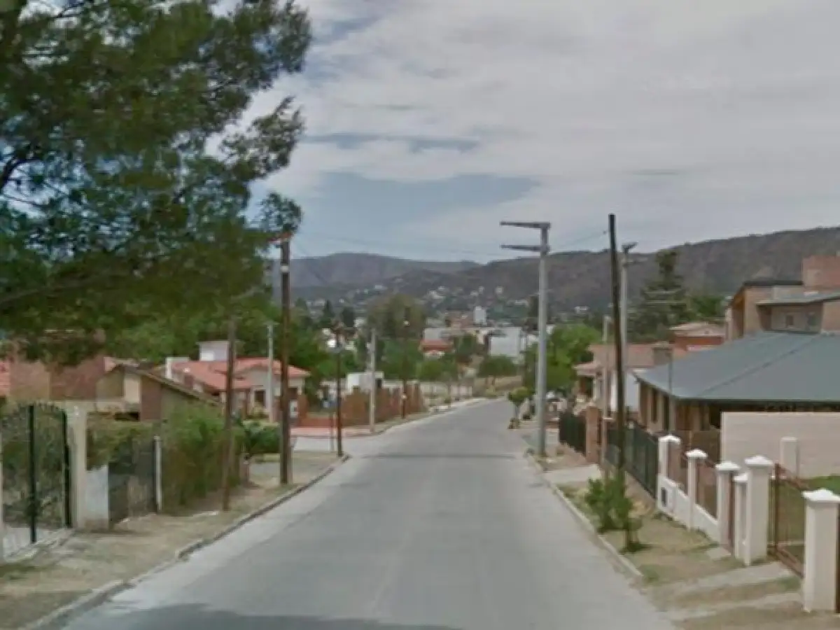 Carlos Paz: engañaron y ataron a una mujer de 70 años para robarle