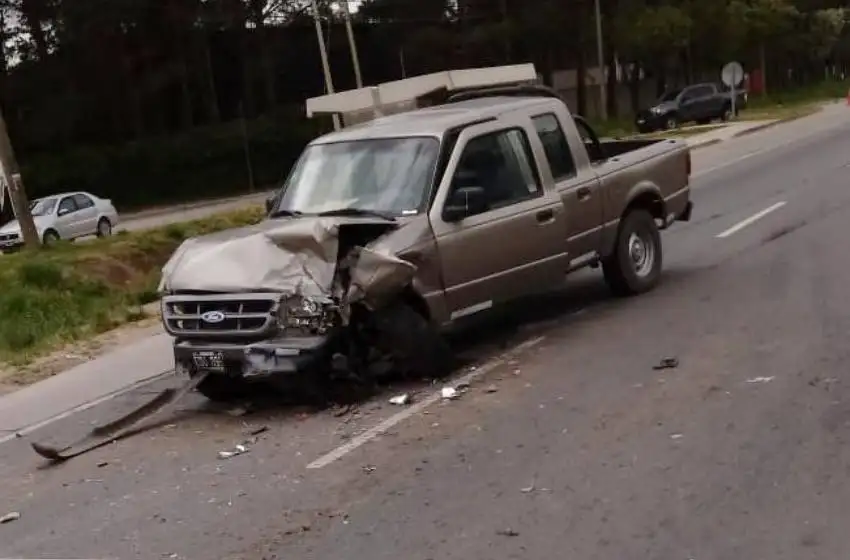 Dos jubilados internados tras un triple choque en ruta 88