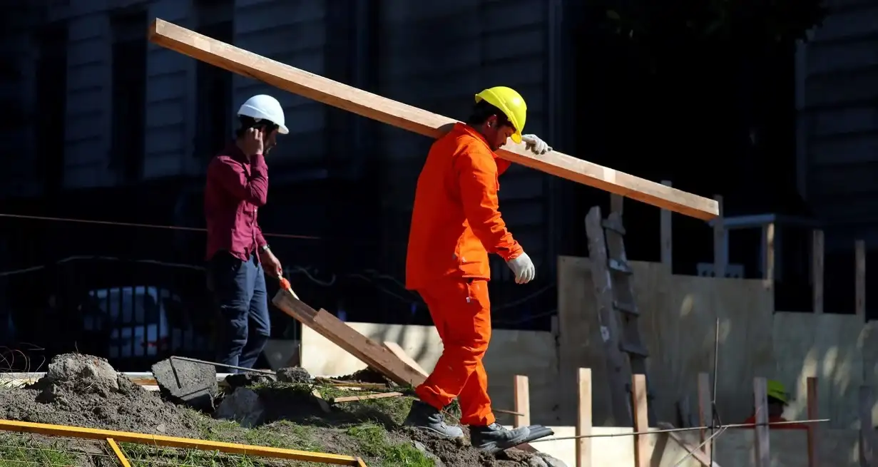 La construcción acumula una caída del 29% en el 2024. Crédito: Reuters/Marcos Brindicci