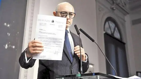 Timerman atacó al fiscal, pero no despejó las dudas del encubrimiento a Irán
