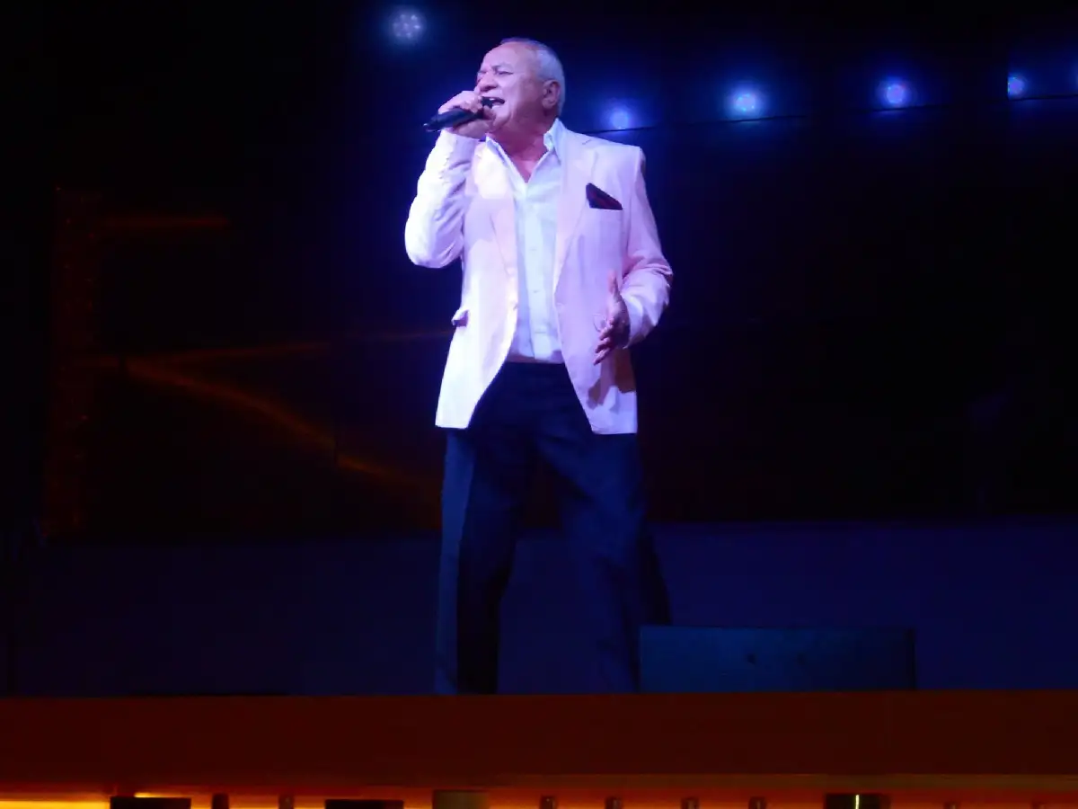 Omar Alberto, 50 años  con el canto y la música