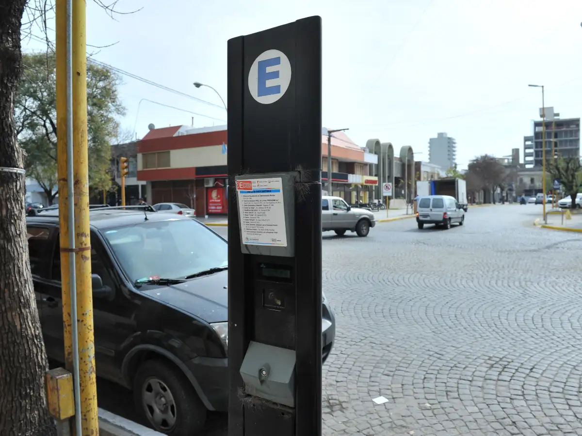 Municipio desestimó eliminar el estacionamiento medido los sábados