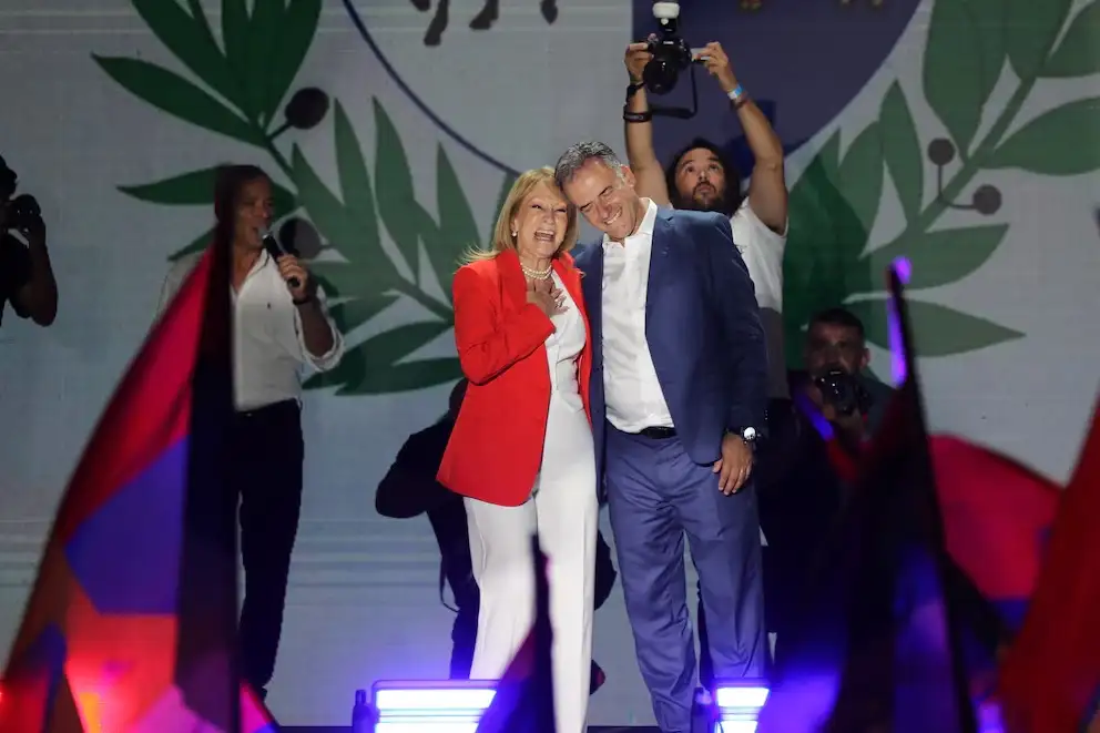 Dijo que pretende reunirse con el jefe de Estado argentino antes de su asunción.
