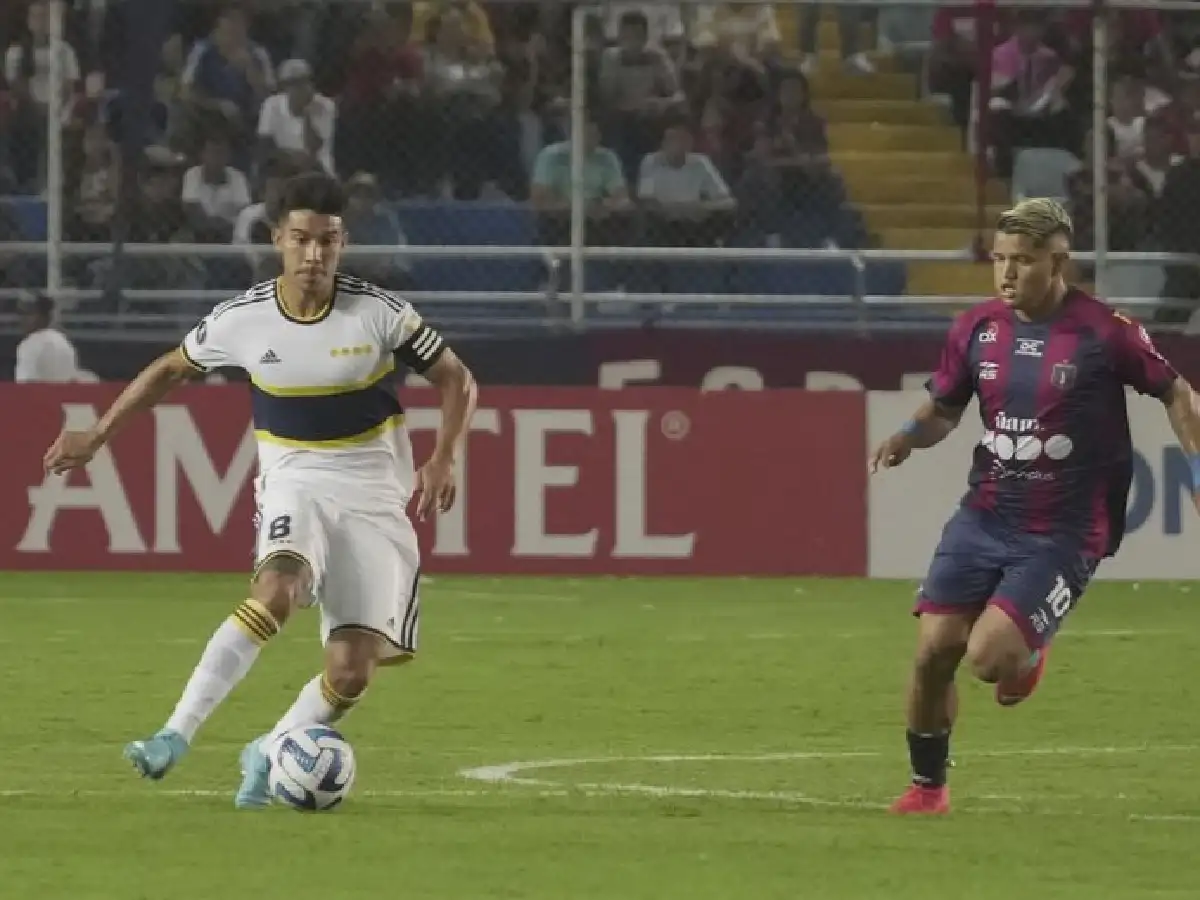 Boca no levantó su nivel, terminó con dos jugadores expulsados y rescató un punto en Venezuela