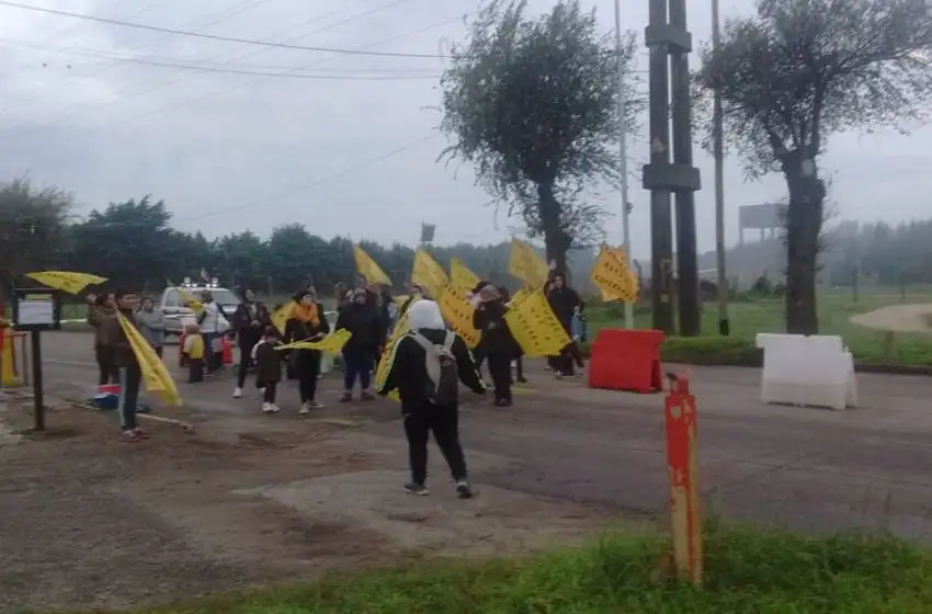 Cooperativistas bloquearon los accesos al Parque Industrial
