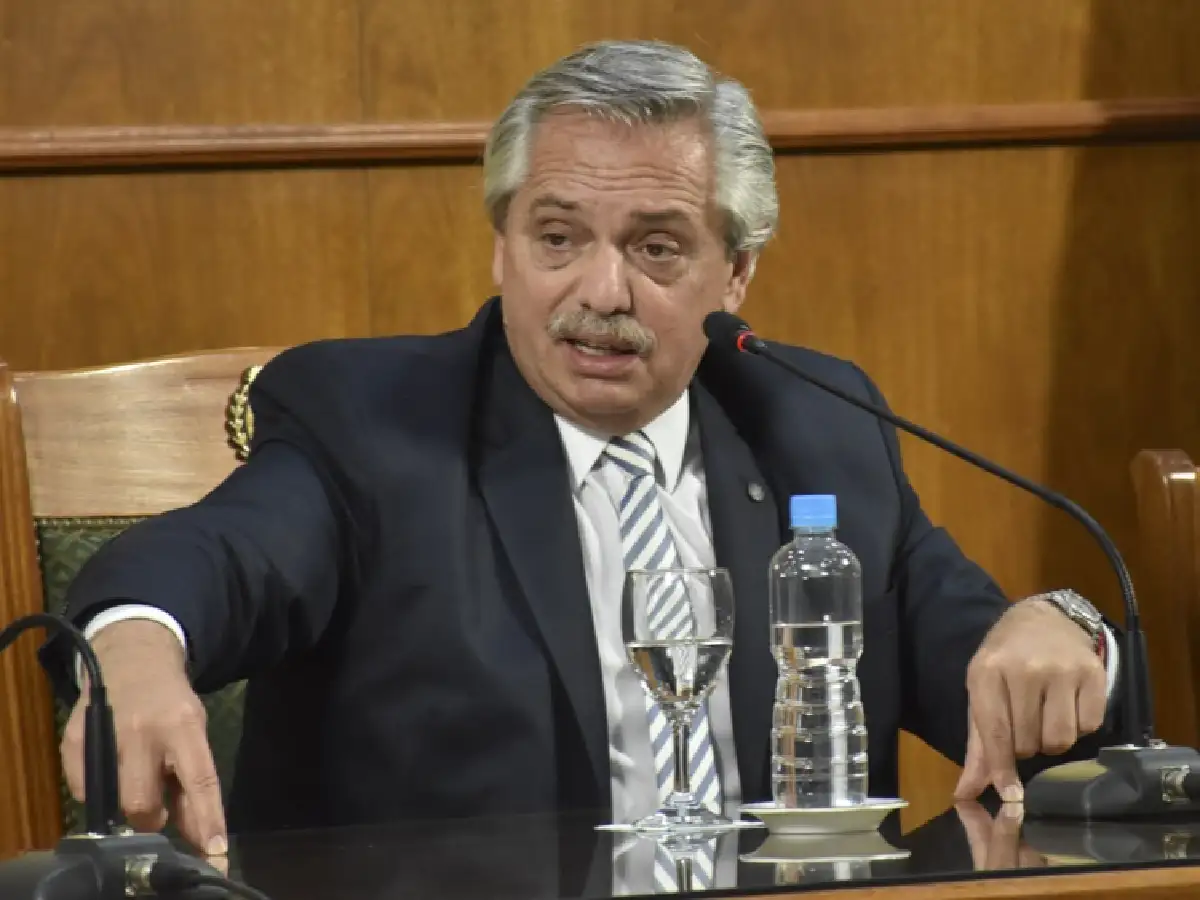 El Presidente advirtió que podría "subir las retenciones o poner cupos" por el alza de precios