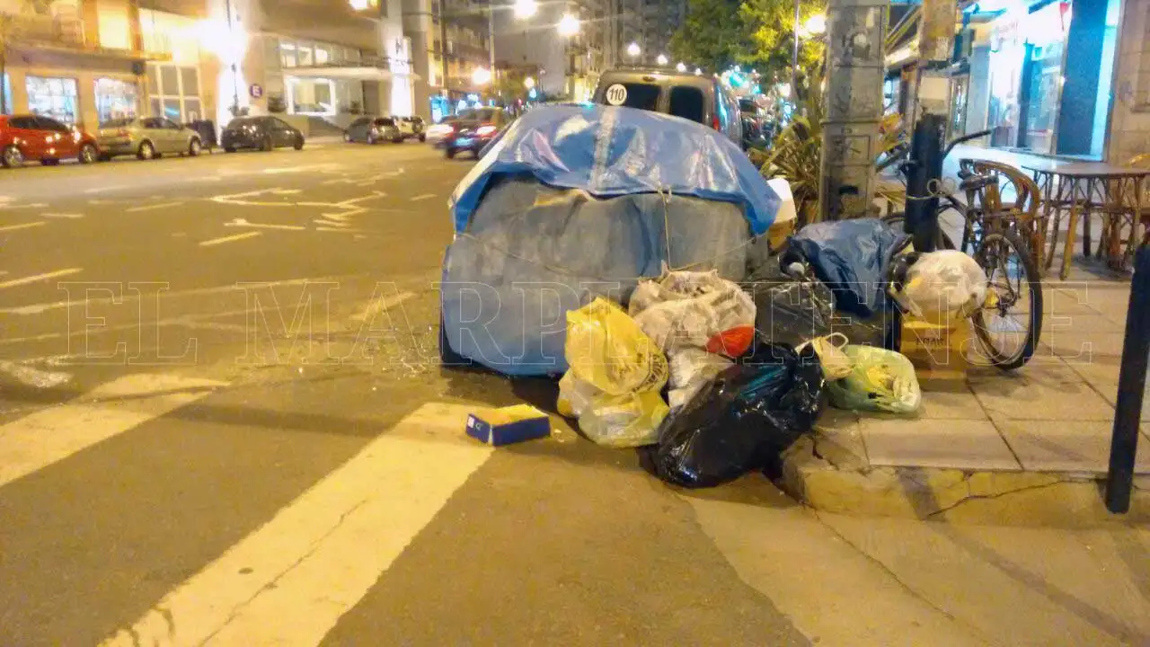 Recuperadores bloquean el ingreso al basural y peligra la recolección