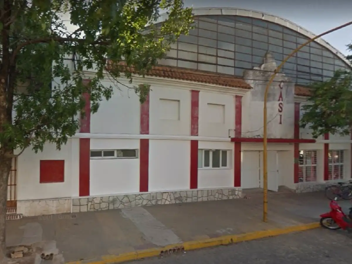 Roban una pava eléctrica y un radiograbador de San Isidro