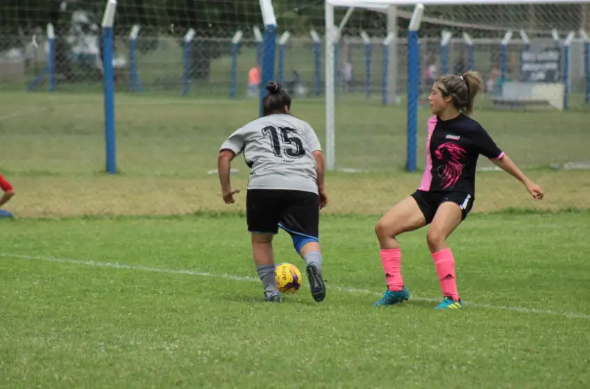 Fútbol femenino: Ciudad Persa sigue en Primera