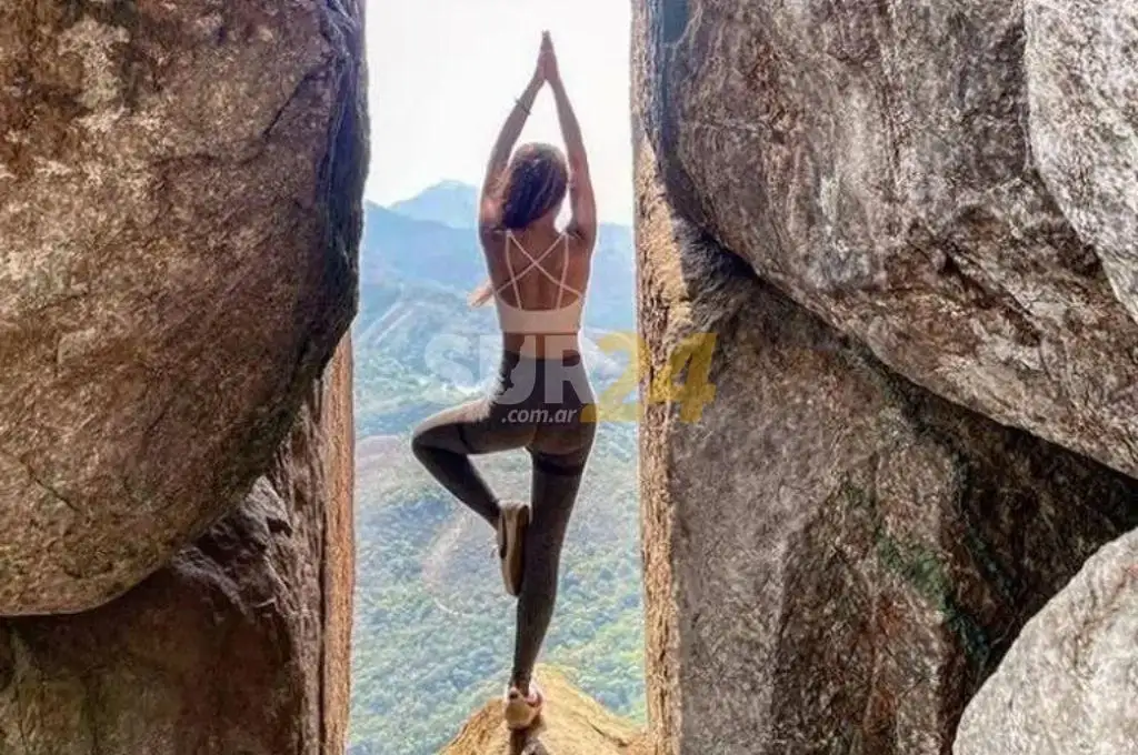 Intentó tomarse una selfie en una cascada, cayó y falleció