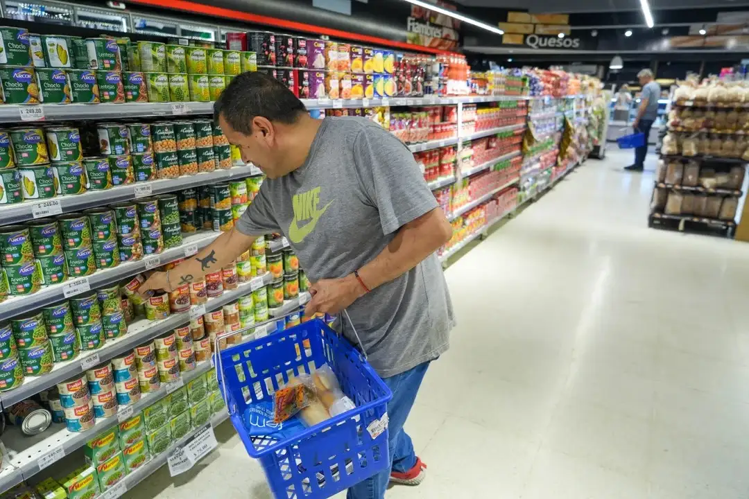 Continúa la caída de consumo