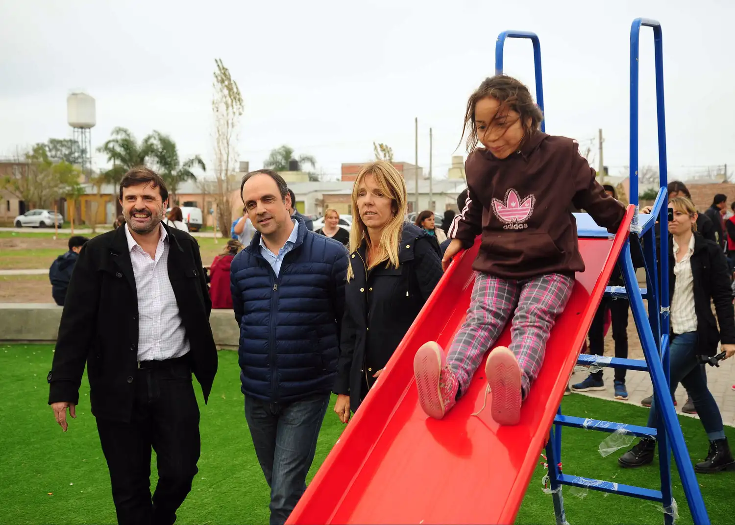 “Estamos invirtiendo más de $ 1000 millones en obras los barrios”