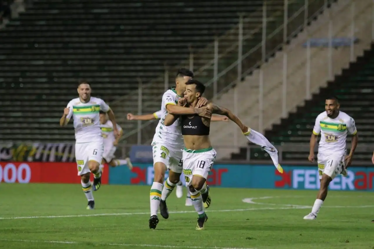 Un “monito” salvó la noche de Aldosivi