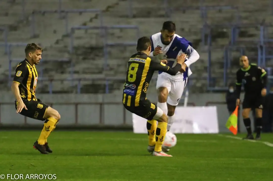 Vitale tiene un desgarro y será baja por dos semanas