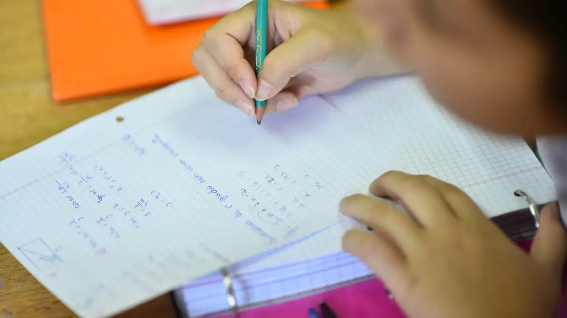 Comenzó el pago de 70 mil becas educativas provinciales