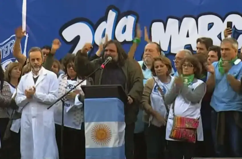 Baradel a Vidal: “Menos sets televisivos y más gestión”
