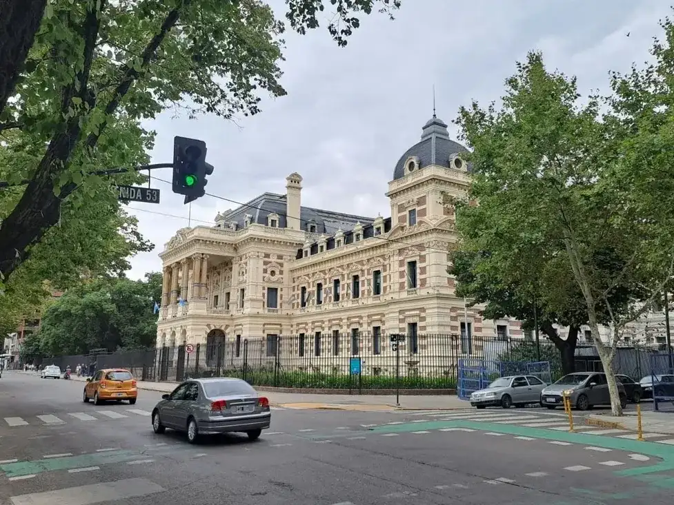 De mantenerse esta situación, los empleados públicos bonaerenses acumularán dos meses consecutivos sin aumentos salariales.
