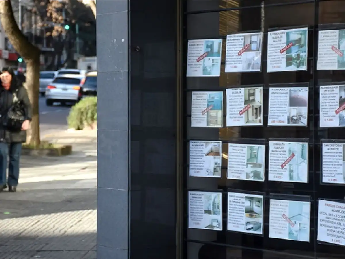El Banco Central podría destrabar el acceso a dólares para las compras de viviendas familiares