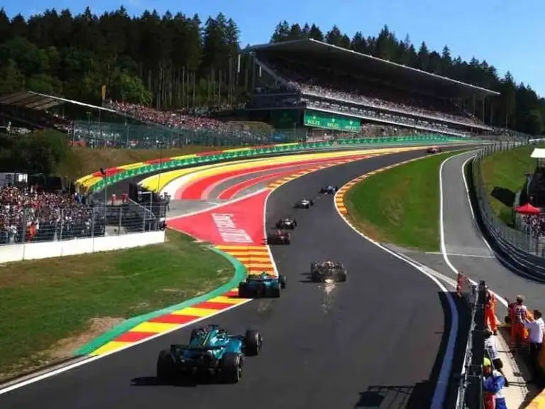 Spa cuenta con la curva de "Eau Rouge". La mas famosa de toda la F1 (Foto: Agencia Noticias Argentinas / F1)