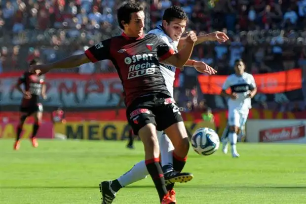 Colón, con el objetivo de sumar en su visita a Lanús