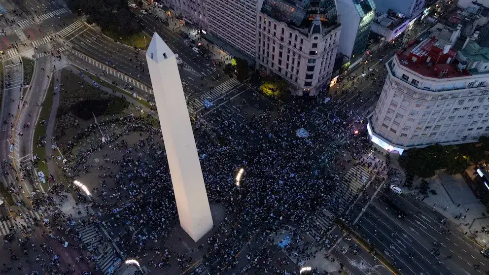 Los festejos se habían desarrollado sin incidentes hasta las 20 horas (Jaime Olivos)
