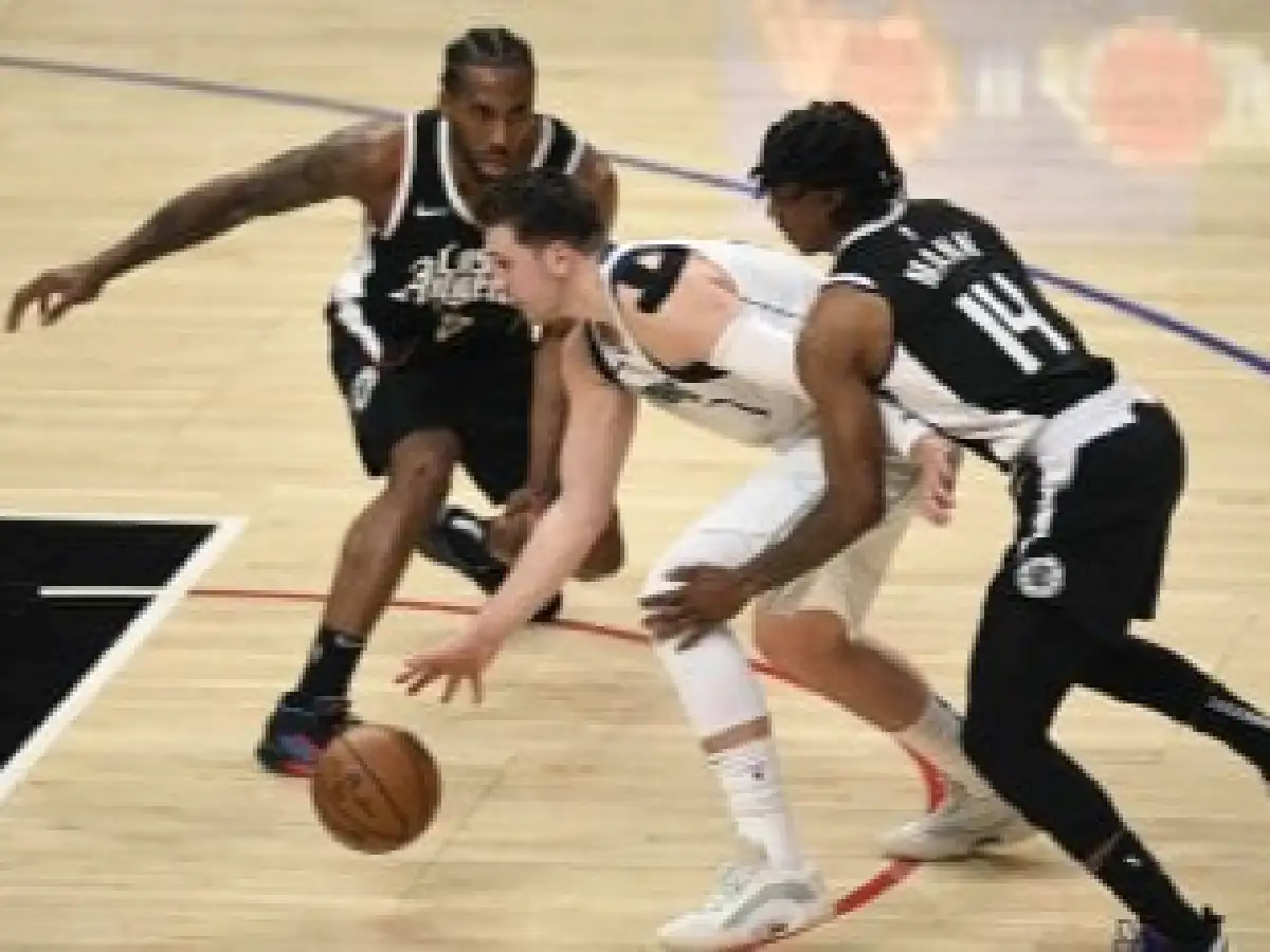 Angeles Clippers vence a Dallas Mavericks y estira la serie  