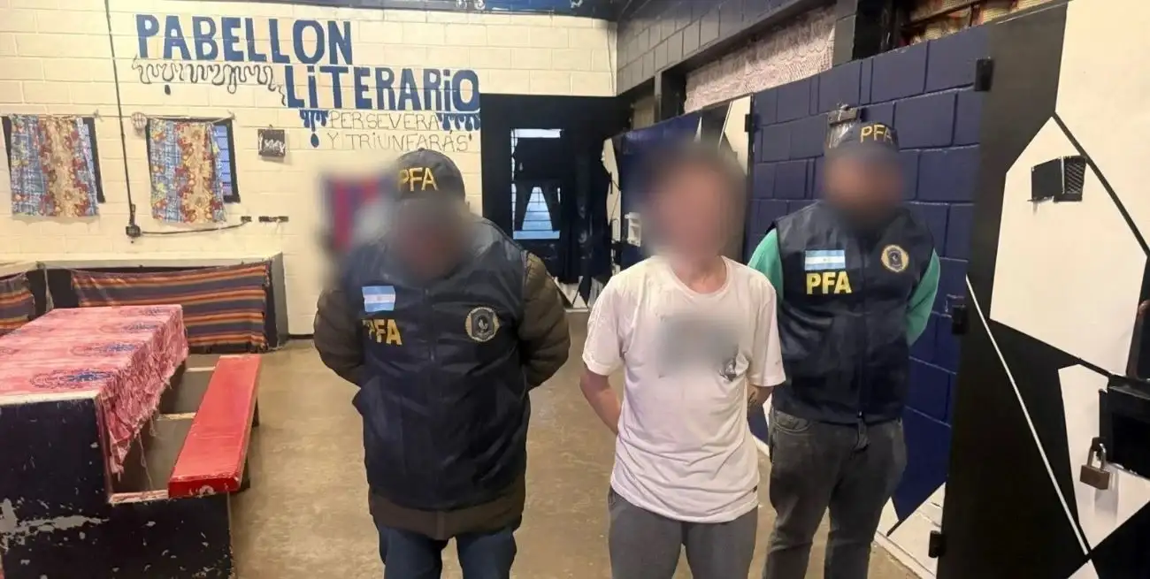 Algunos de los miembros de la banda actuaban desde la celda de una cárcel. Foto: PFA