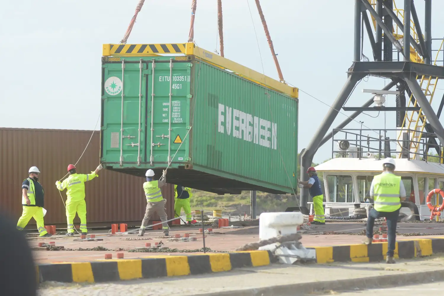 Se reactivó el muelle de contenedores en el Puerto de Santa Fe