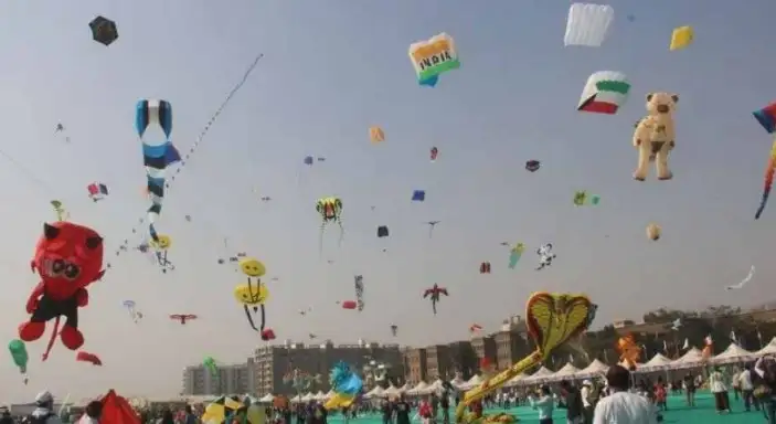 India: niños muertos y heridos por cortaduras durante un tradicional festival de barriletes