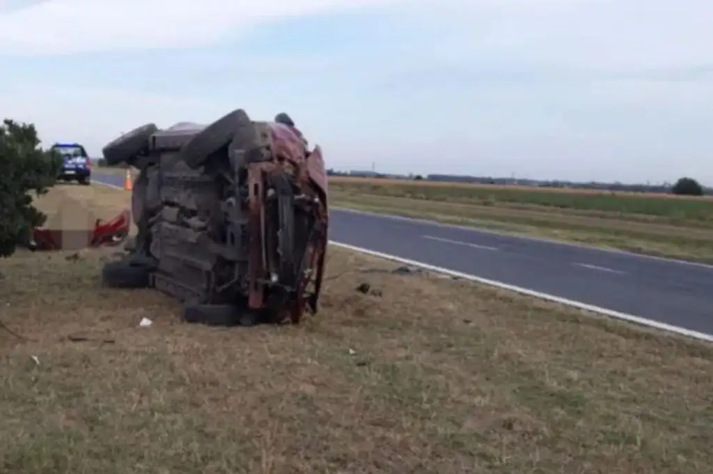 Accidente en autopista Rosario-Córdoba: un hombre murió al volcar con su auto