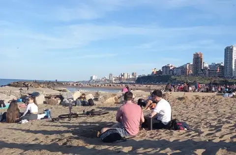 Cielo algo nublado y 22 grados de máxima