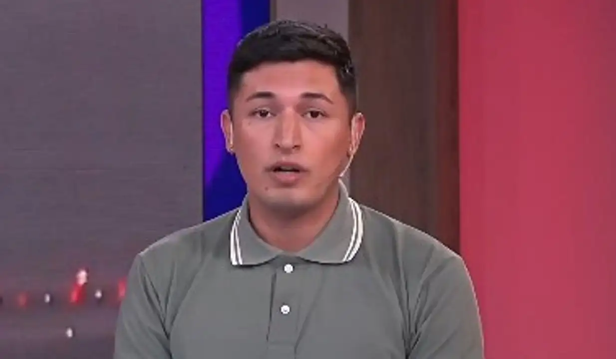 Brian Paiz dio una entrevista en un programa de televisión.
