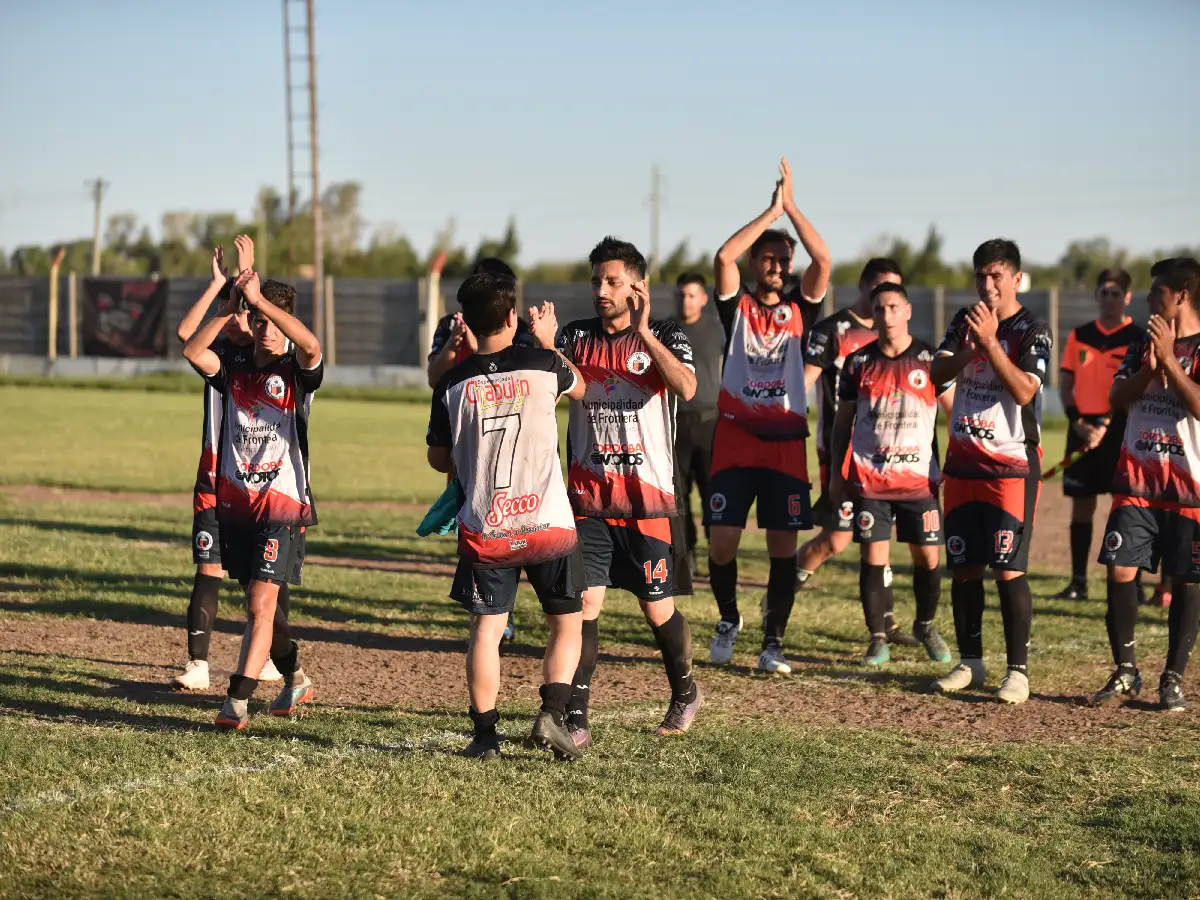 Vuelve a jugar ante su gente