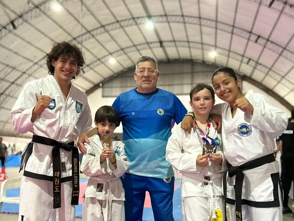 Luchadores locales obtuvieron grandes resultados en Angelica.