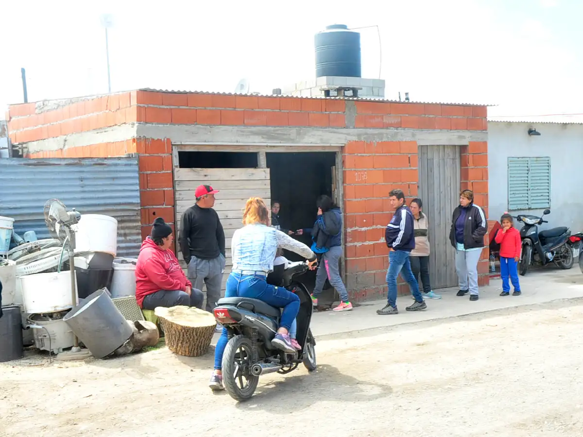Advierten sobre una falsa venta de pollos para ayudar a la familia Paz