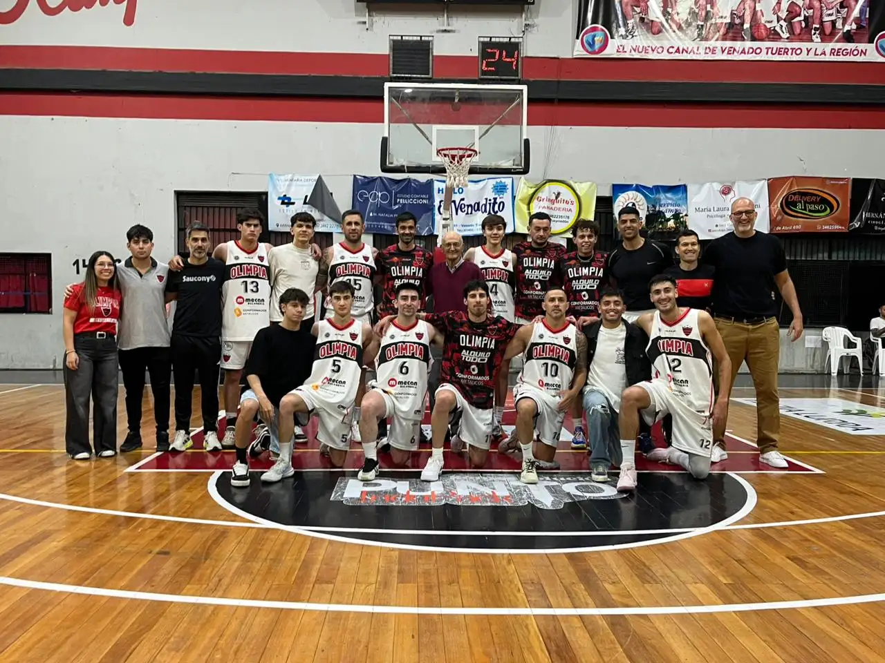 El Rojo de barrio San Martín fue el mejor de la fase regular y espera rival que saldrá del play-in. Foto: Fabián Gallego.