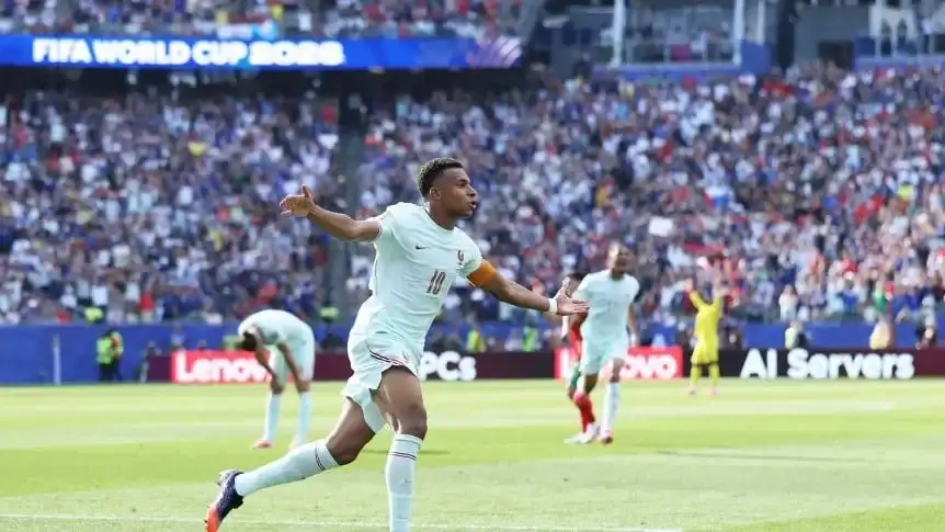 Mbappé marcó un nuevo gol, el primero de Francia, aunque antes le habían atajado un penal.