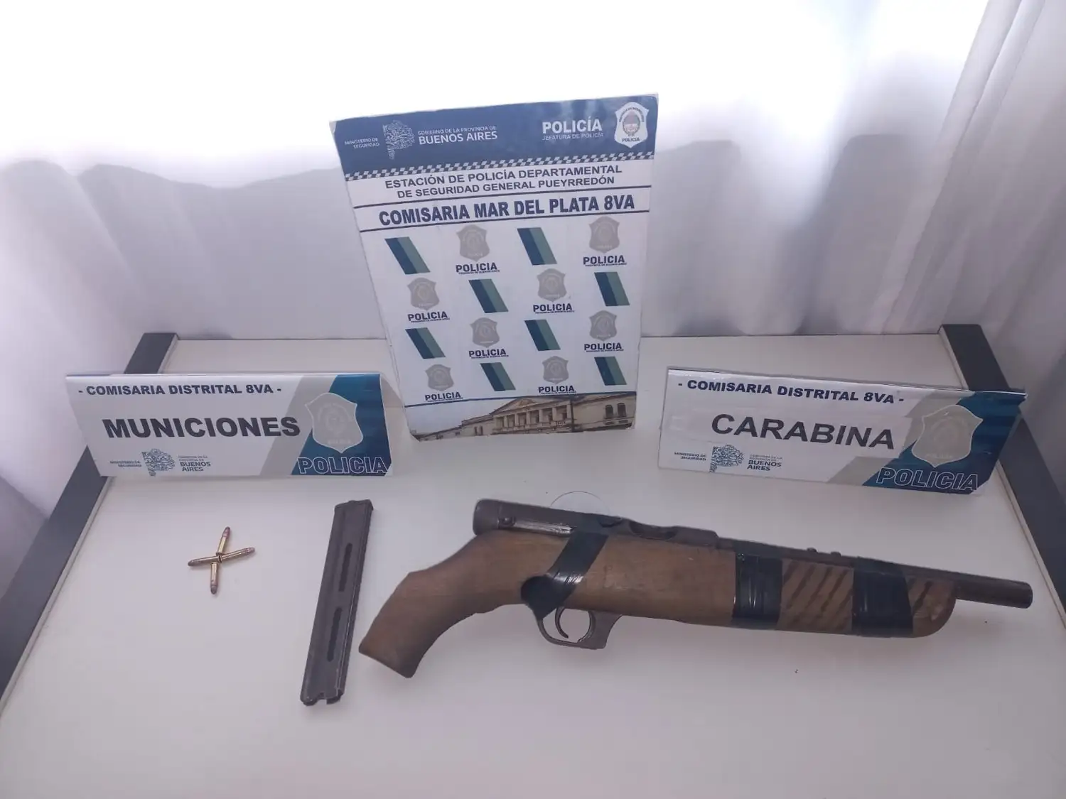 El arma tenía un proyectil en su recámara.