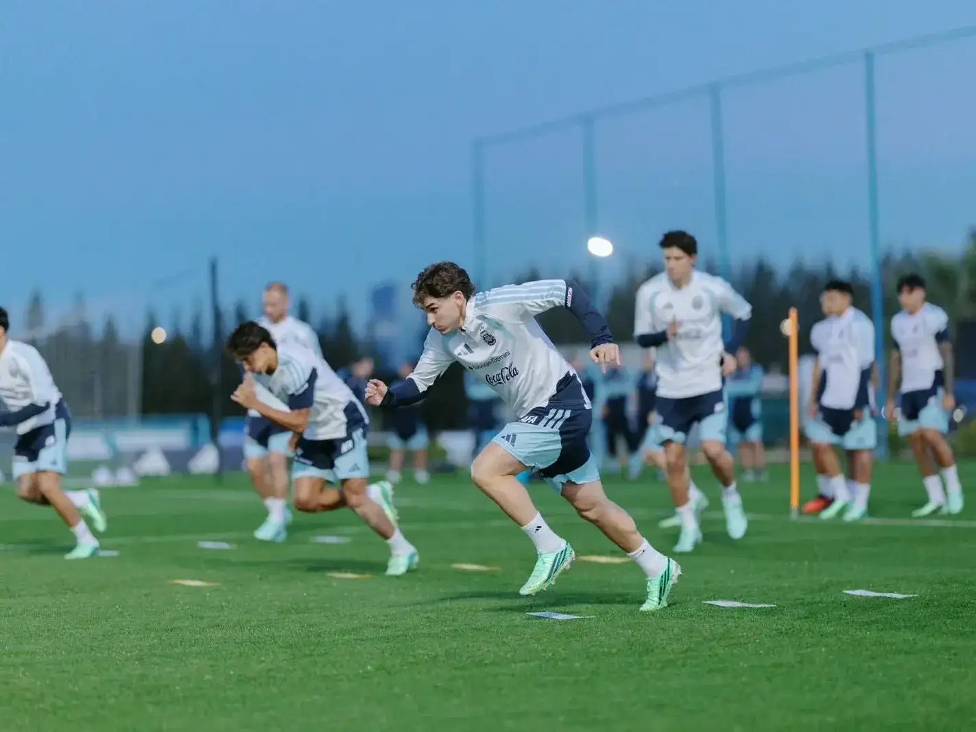 Argentina jugaría ante Uruguay en La Bombonera