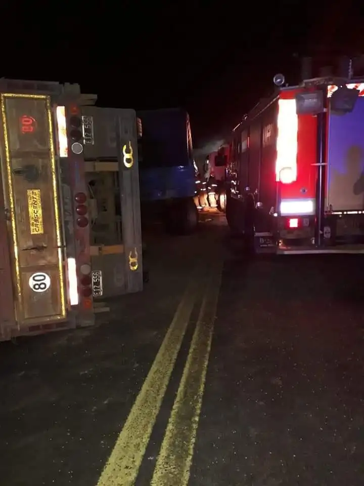 Ruta 91: fuerte accidente entre camiones dejó dos choferes heridos
