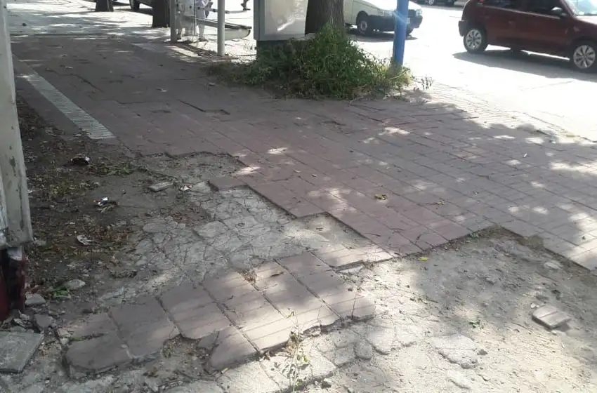 Insisten con el “uso racional” del agua para el lavado de veredas