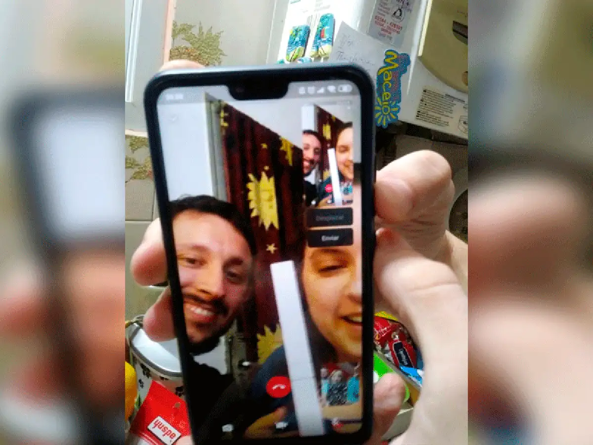 En tiempos de cuarentena, las noticias   de la “cigüeña” se dan por videollamadas      