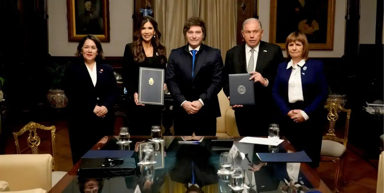 Milei recibió en Casa Rosada a la secretaria de Seguridad de EE.UU., Kristi Noem. Foto: Gentileza.