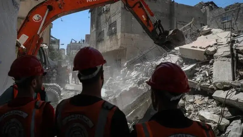 Rescataron a más de 7.200 personas entre los escombros en Irán durante la guerra