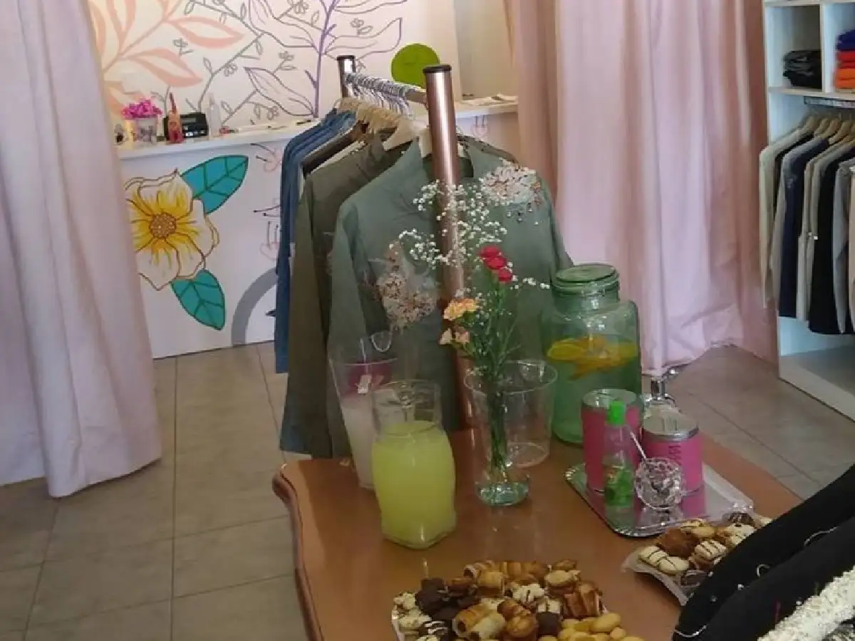 Se suman más negocios con descuentos en ropa y helados