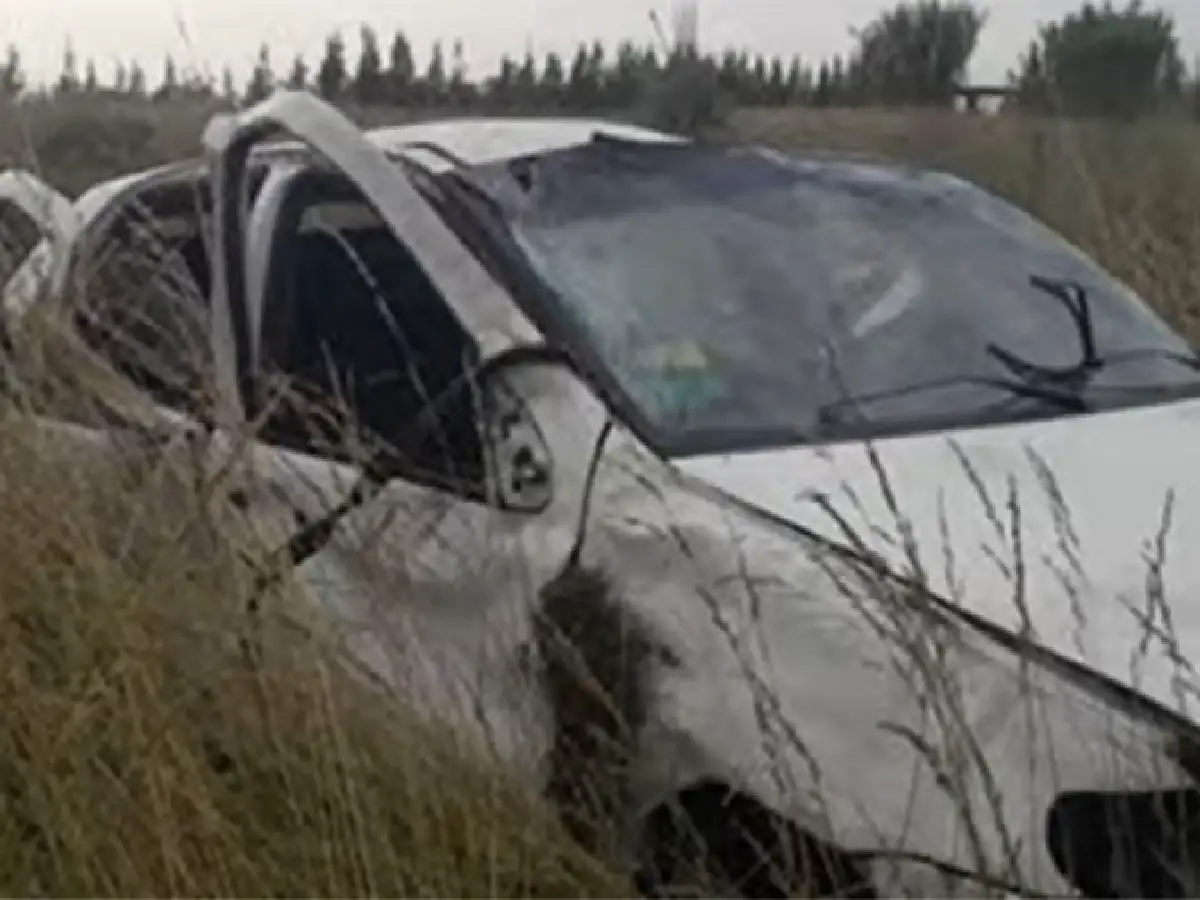 Cinco personas volvían de la Costa y murieron al volcar su automóvil en la autovía 2, en Chascomús