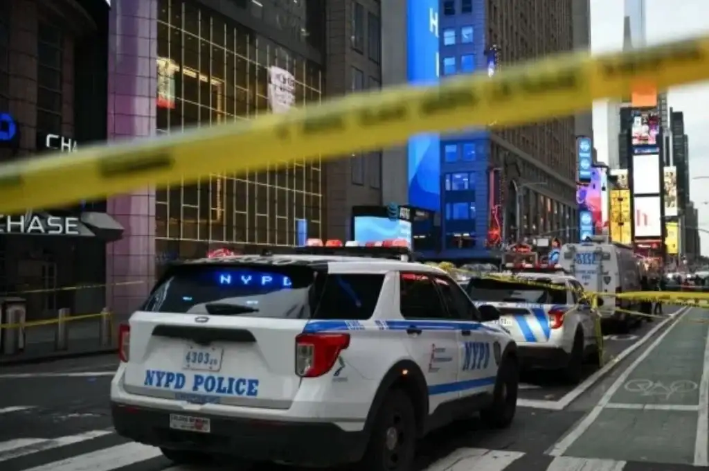 Violento ataque a cuchillazos en el Times Square