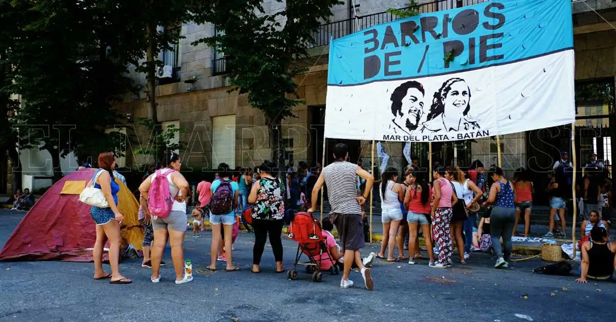 Barrios de Pie reclama por "promesas incumplidas" de asistencia a inundados