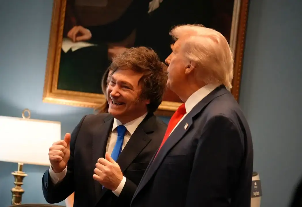 El presidente Javier Milei junto al republicano Donald Trump